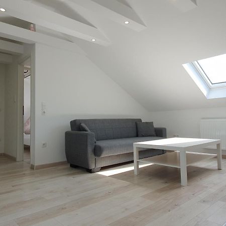 Ruhige Und Moderne 2-Zi. Wohnung Külsheim Kültér fotó