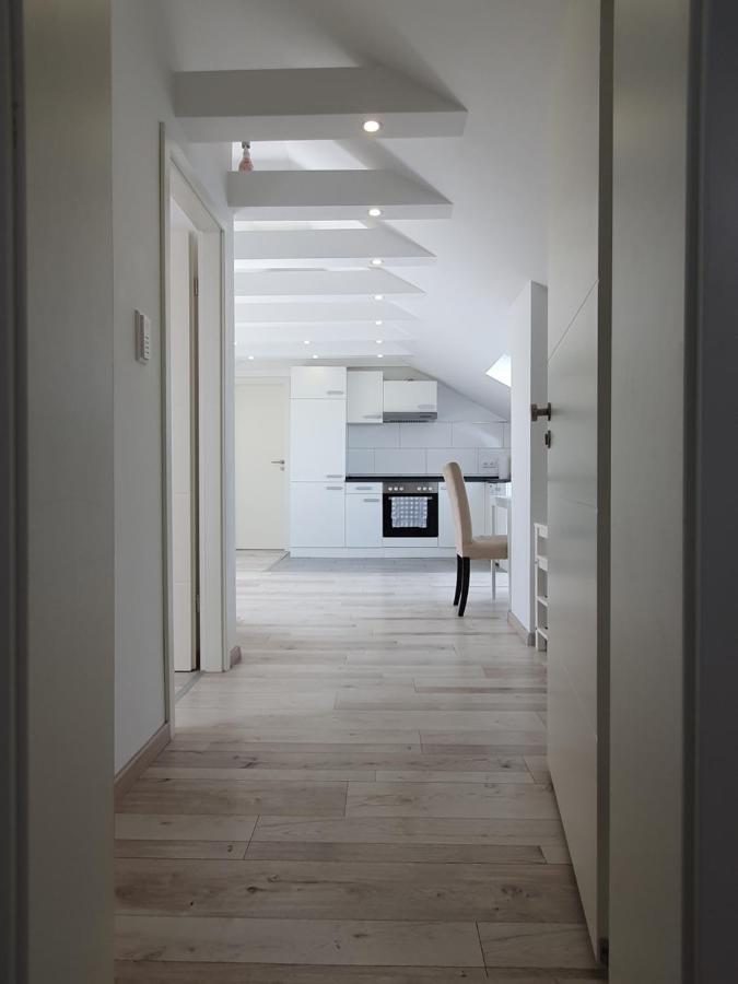 Ruhige Und Moderne 2-Zi. Wohnung Külsheim Kültér fotó